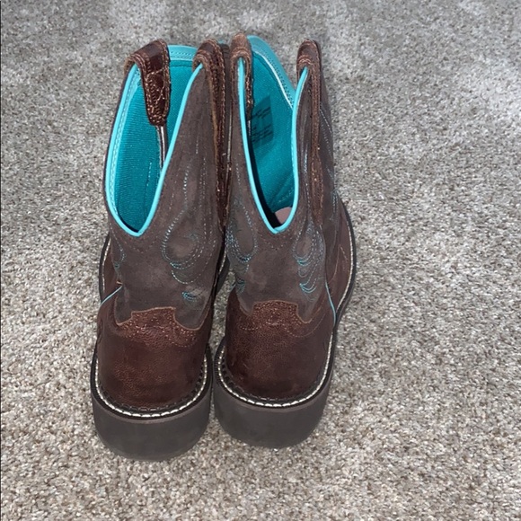 Women’s size 9 1/2 ariat cowboy boots - Picture 3 of 5